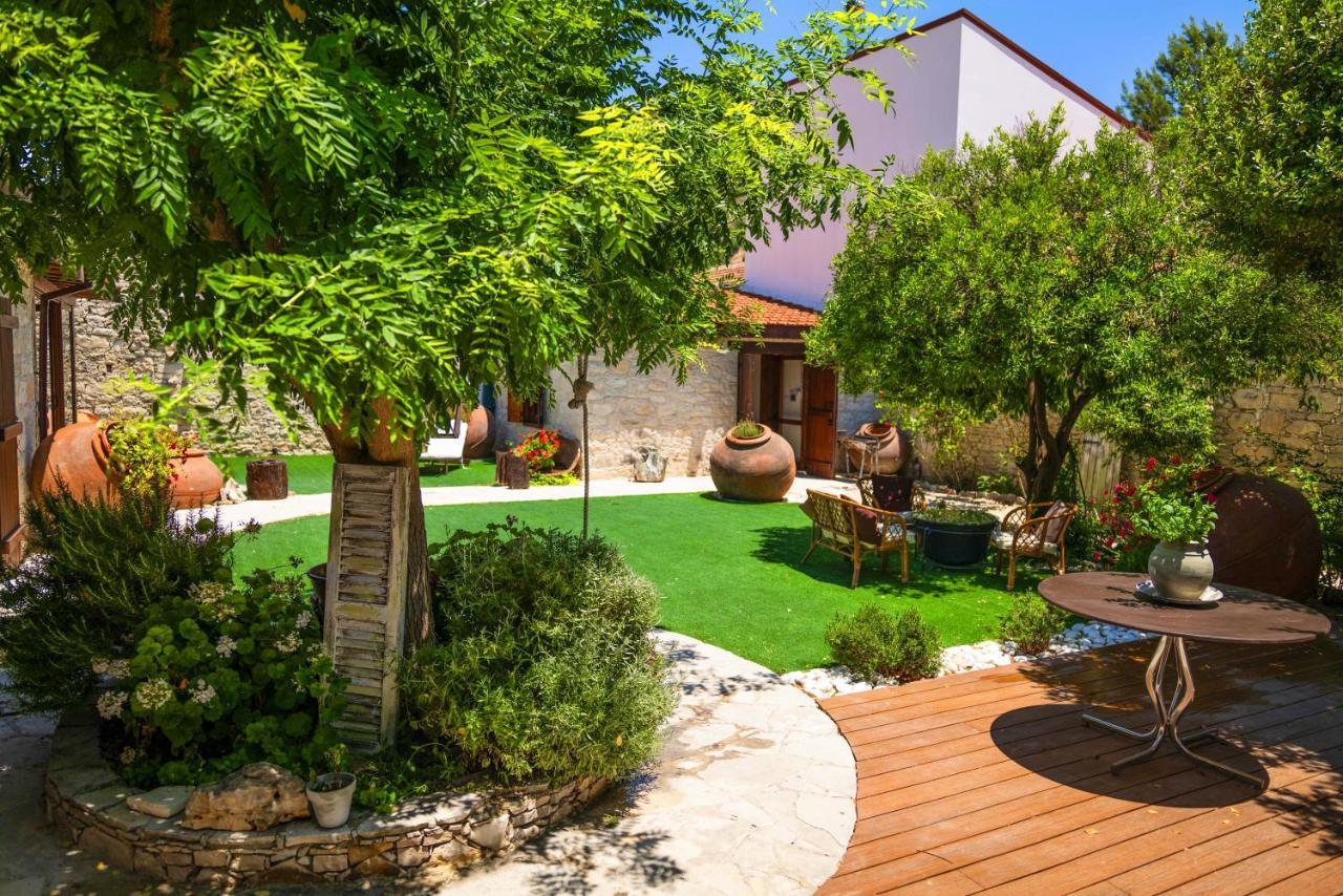 Listed In Laneia * Lania